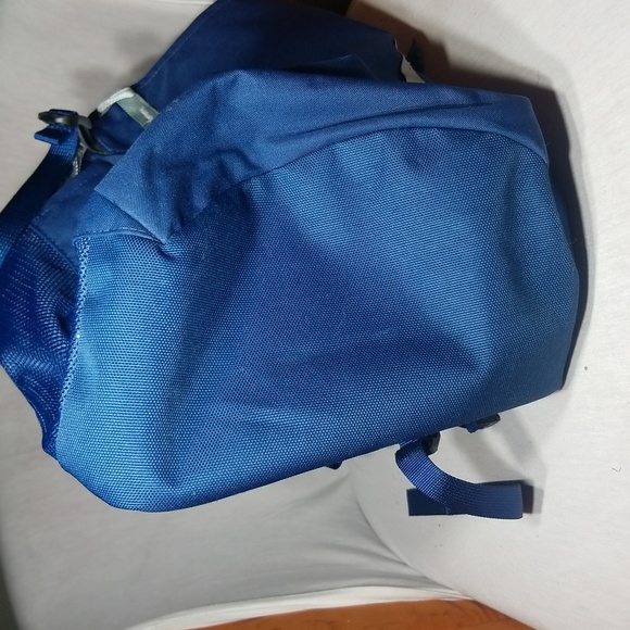 The north face Women's pivoter 22L backpack - Picture 12 of 14